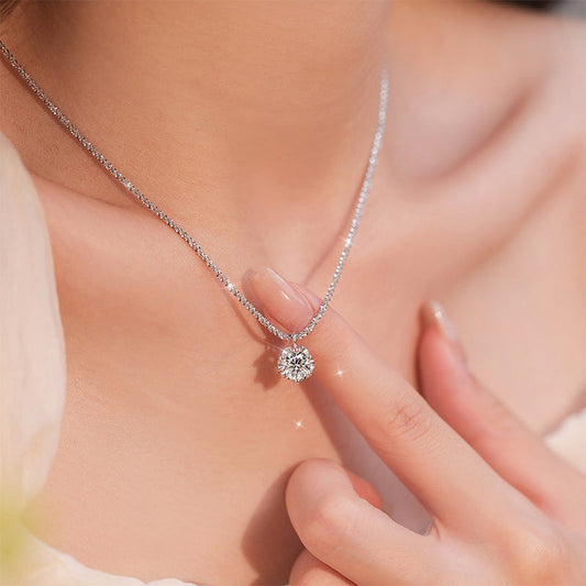 Elegant Round-Cut Pendant Necklace with Shimmering Chain